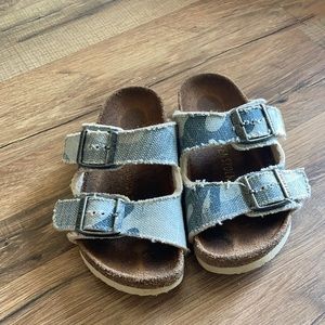 Camo toddler Birkenstock’s